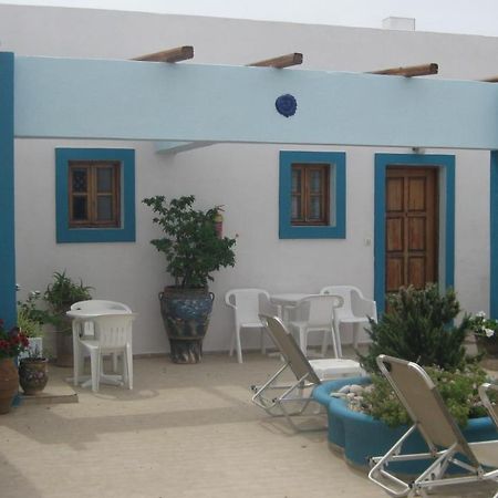 Theodora Aparthotel Makrýgialos Buitenkant foto