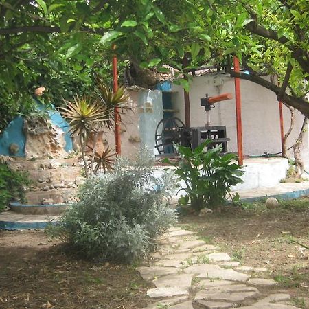 Theodora Aparthotel Makrýgialos Buitenkant foto
