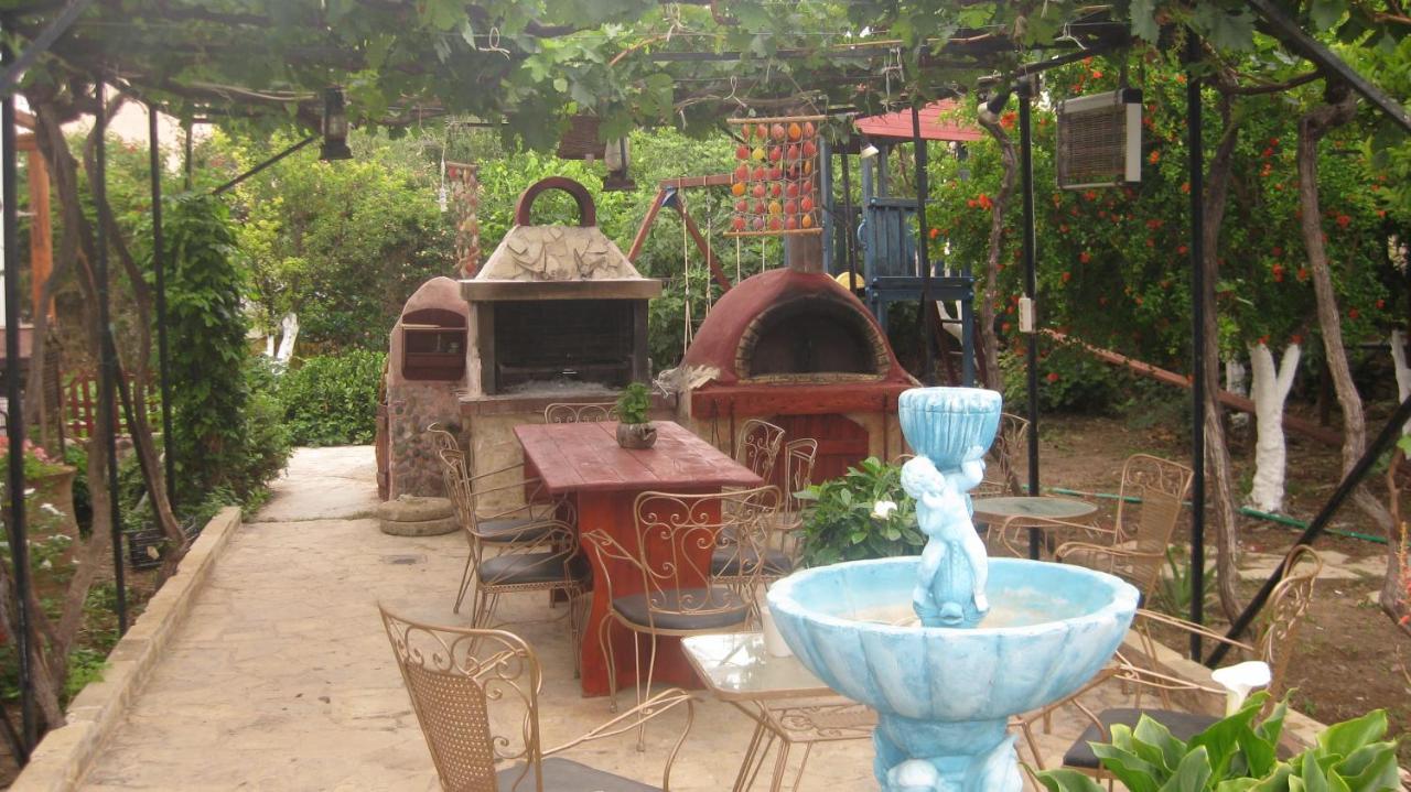 Theodora Aparthotel Makrýgialos Buitenkant foto