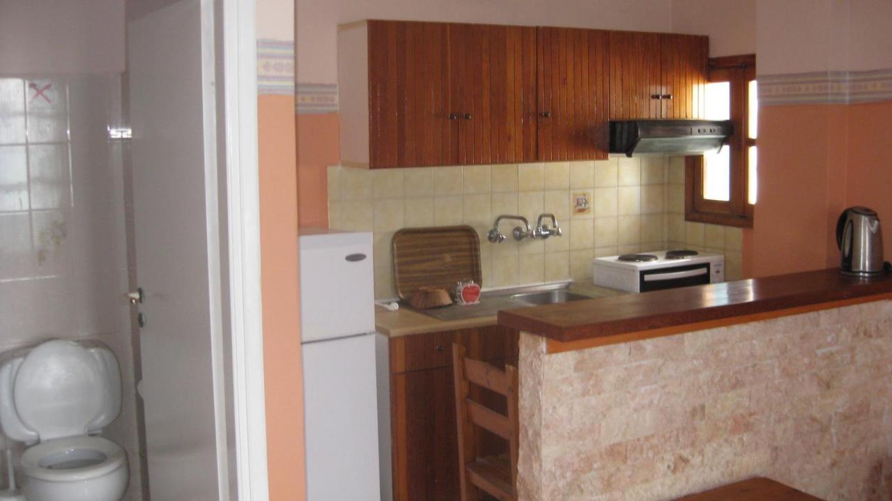 Theodora Aparthotel Makrýgialos Buitenkant foto