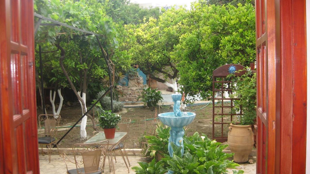 Theodora Aparthotel Makrýgialos Buitenkant foto