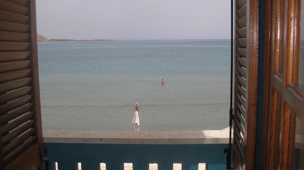 Theodora Aparthotel Makrýgialos Buitenkant foto