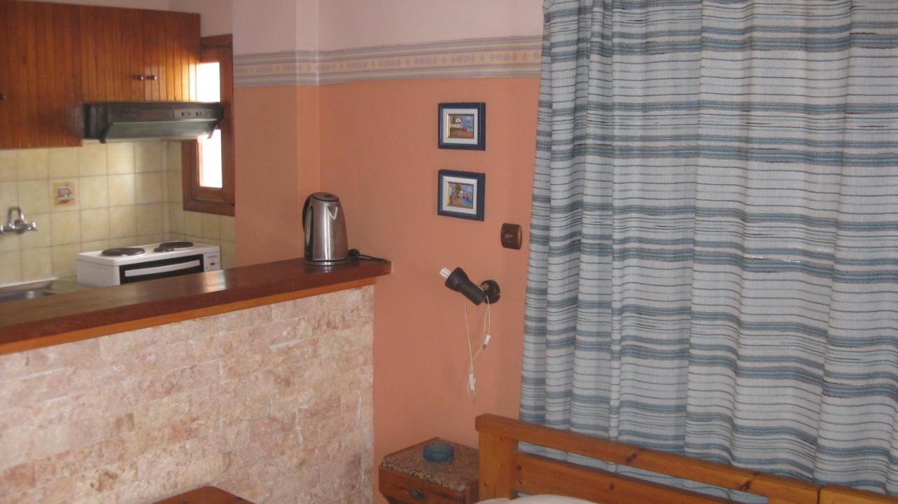 Theodora Aparthotel Makrýgialos Buitenkant foto